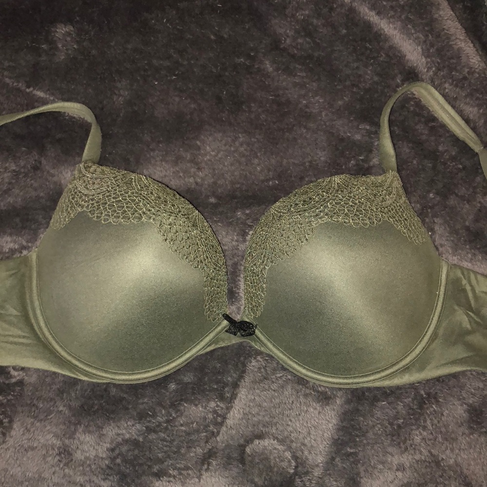 38D Body by VS Push-Up Bra